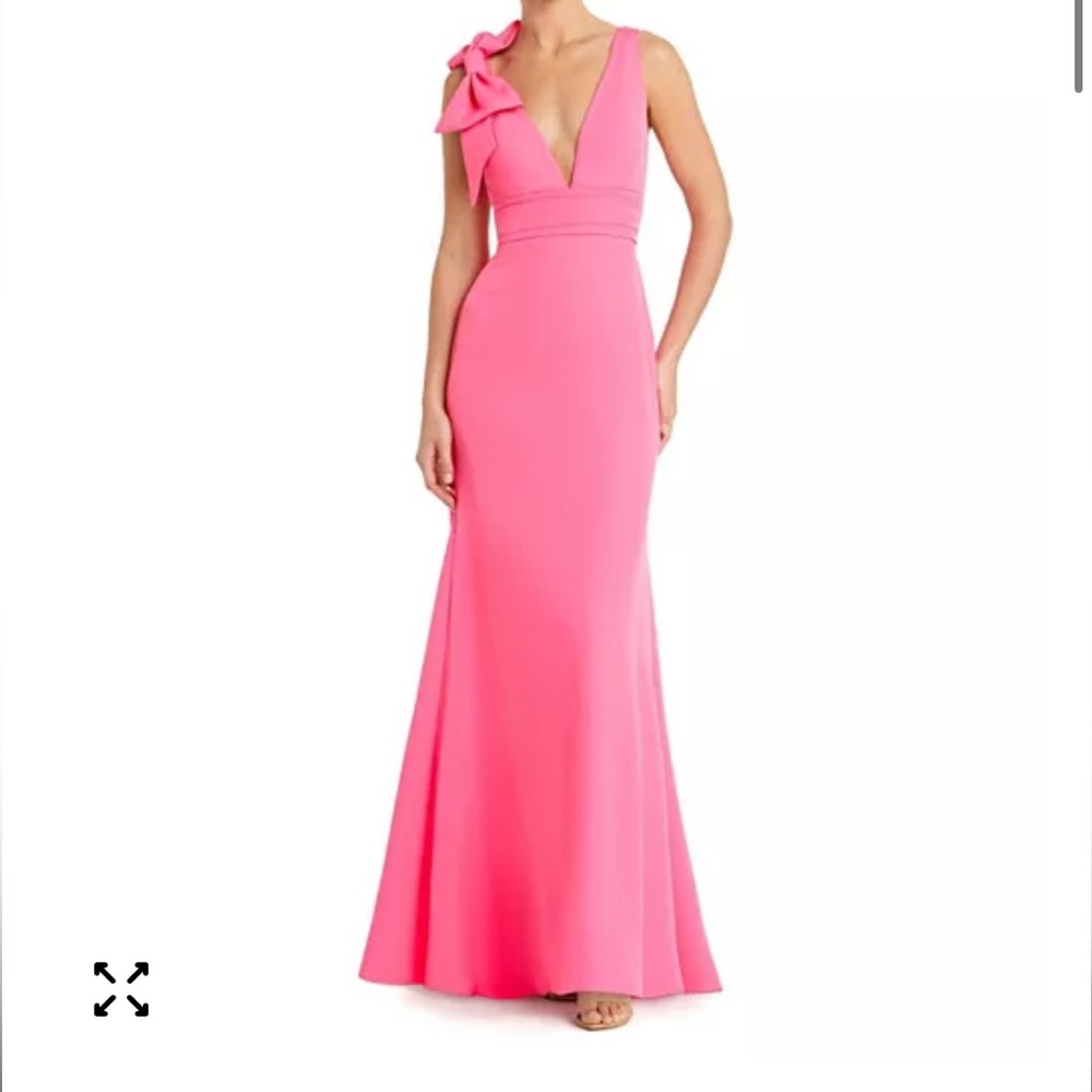 Mac Duggal Women's Sleeveless V Neck Bow Detail Mermaid Gown